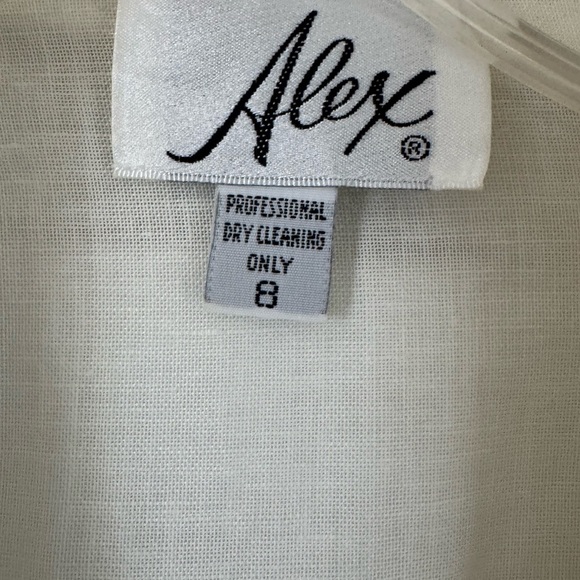 💥Alex Ivory Shirt with Colorful Floral Sequins Design - Picture 4 of 5